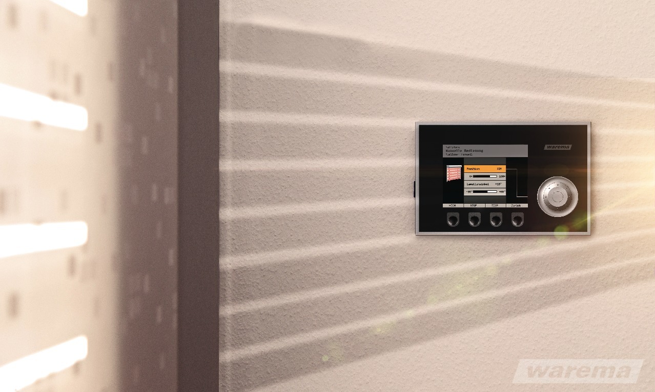 WAREMA Climatronic® na białej ścianie